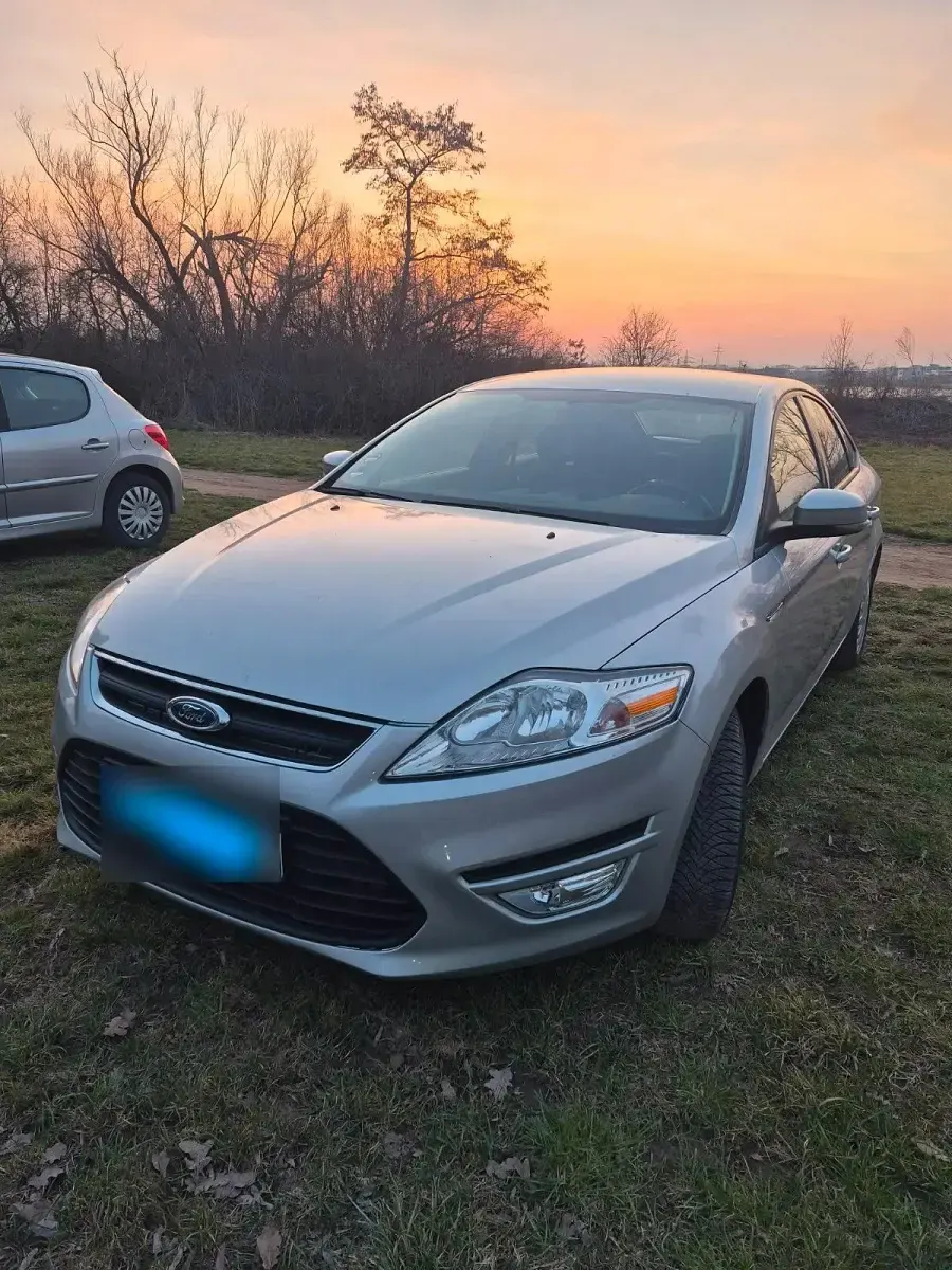 Gebraucht Ford Mondeo 116 PS (85 kW) 2012 Grau Limousine