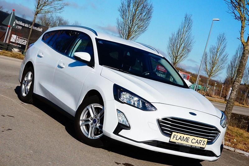 Gebraucht Ford Focus Cool & Connect 125 PS (91 kW) 2022 Weiß Kombi