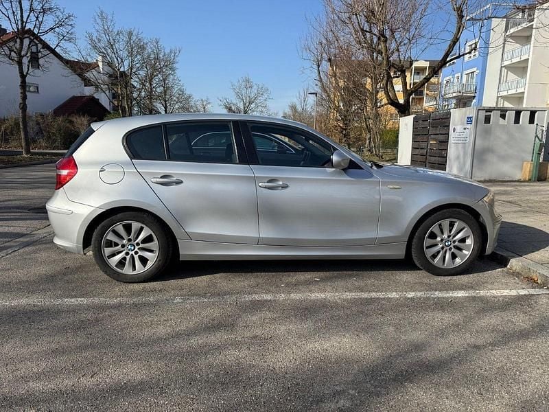 Second-hand BMW 116 116 CP (85 kW) 2011 Argintiu Hatchback
