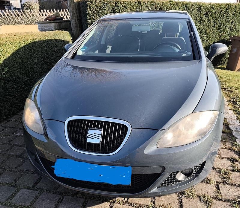 Grau Gebraucht 2007 Seat Leon Limousine | 1.590 € (Guter Preis) - Bild 1/4