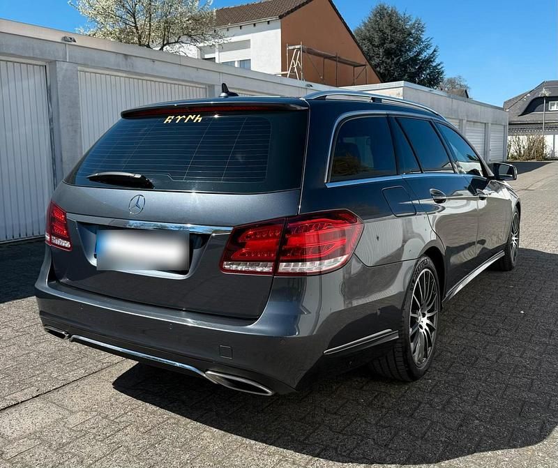 Gebraucht Mercedes E200 184 PS (135 kW) 2014 Grau Kombi