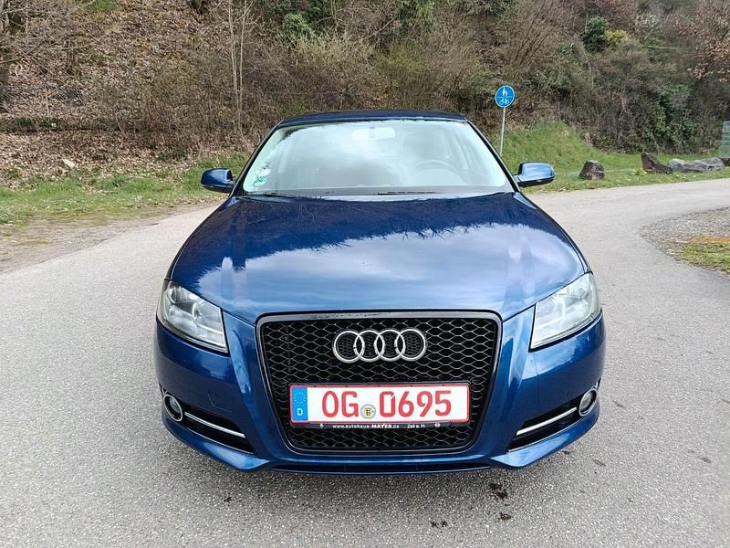 Gebraucht Audi A3 Attraction 105 PS (77 kW) 2010 Blau Kleinwagen