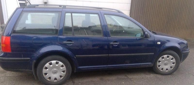 Blau Gebraucht 2001 VW Golf IV Basis Kombi | 1.500 € (Fairer Preis) - Bild 1/4