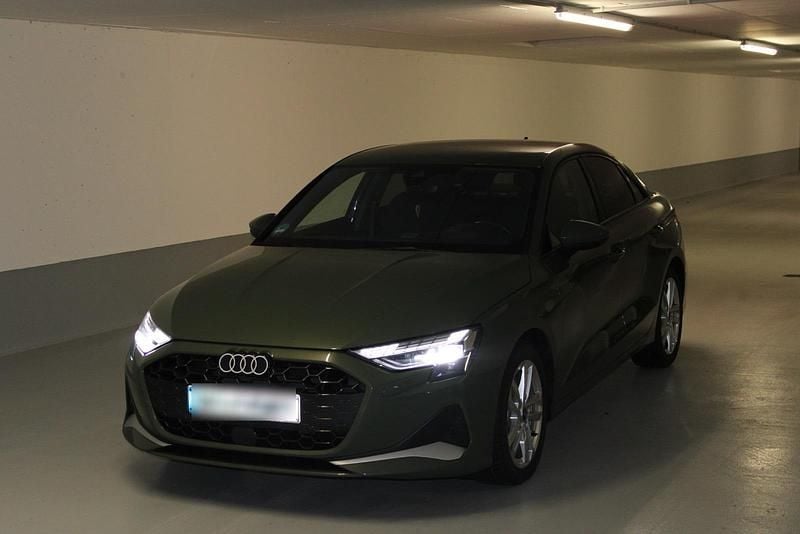 Gebraucht Audi A3 Design 150 PS (110 kW) 2024 Grün Limousine