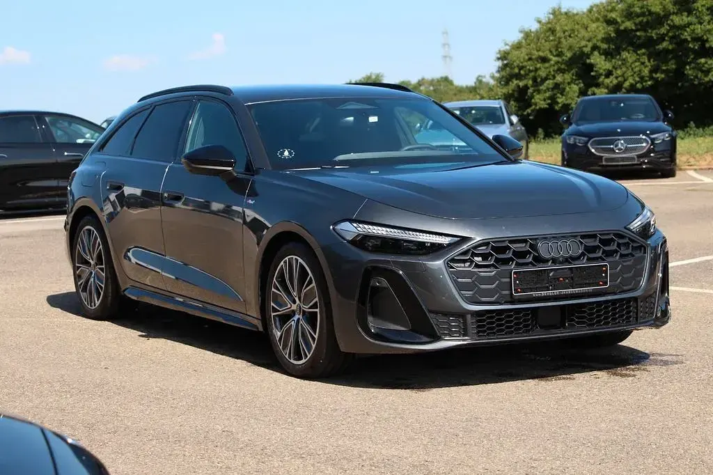 Gebraucht Audi A5 S-line plus 204 PS (150 kW) 2025 Grau Kombi