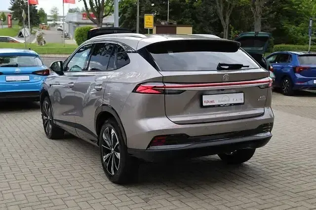 Uusi MG HS Luxury 224 HP (164 kW) 2026 Hopea Katumaasturi