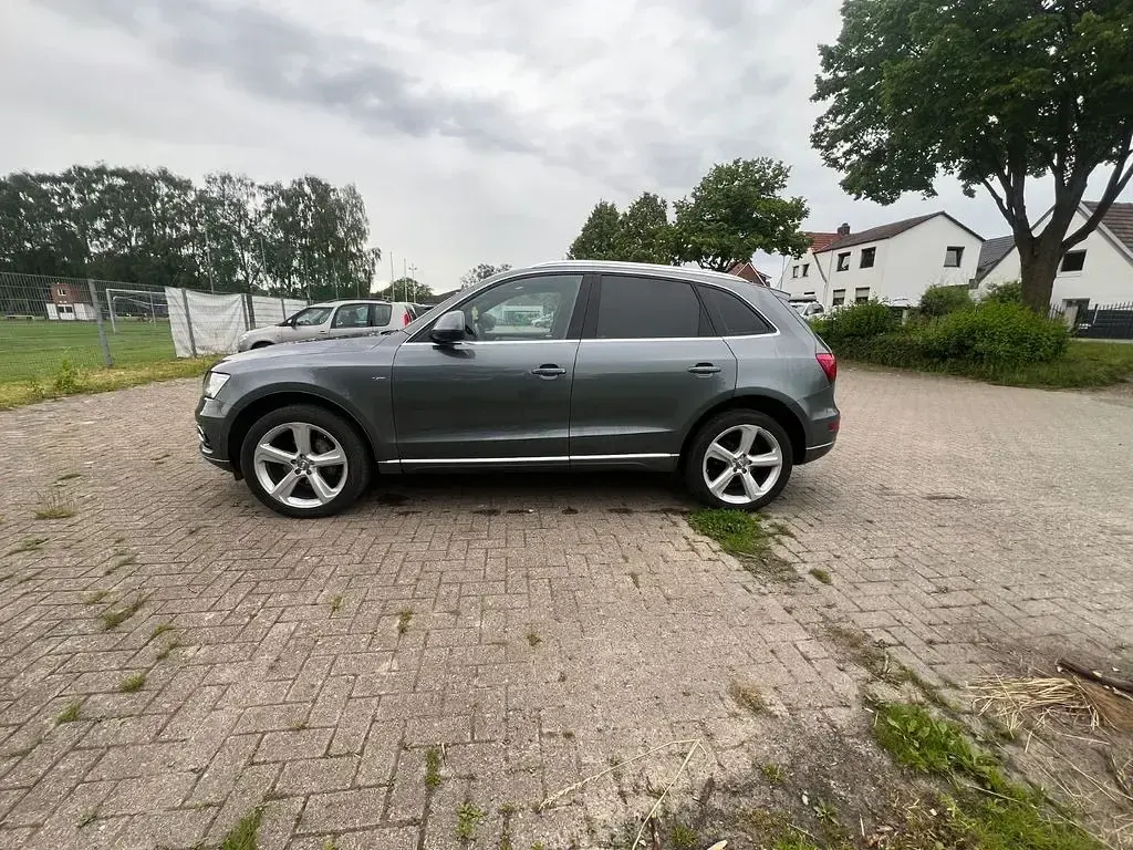 Gebraucht Audi Q5 Sport 177 PS (130 kW) 2012 Grau SUV