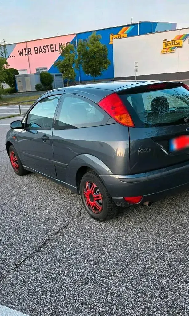 Gebraucht Ford Focus 74 PS (54 kW) 2003 Grau Kleinwagen