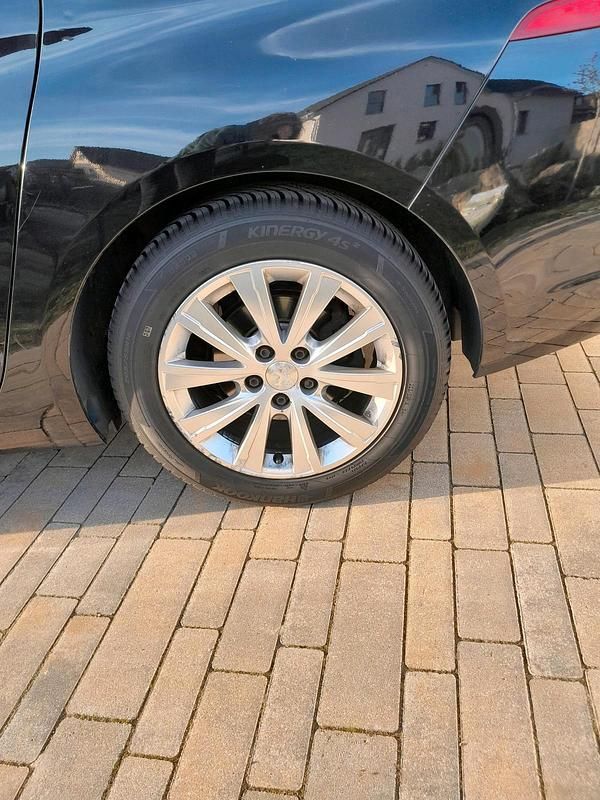 Gebraucht Peugeot 308 88 PS (64 kW) 2017 Schwarz Kombi