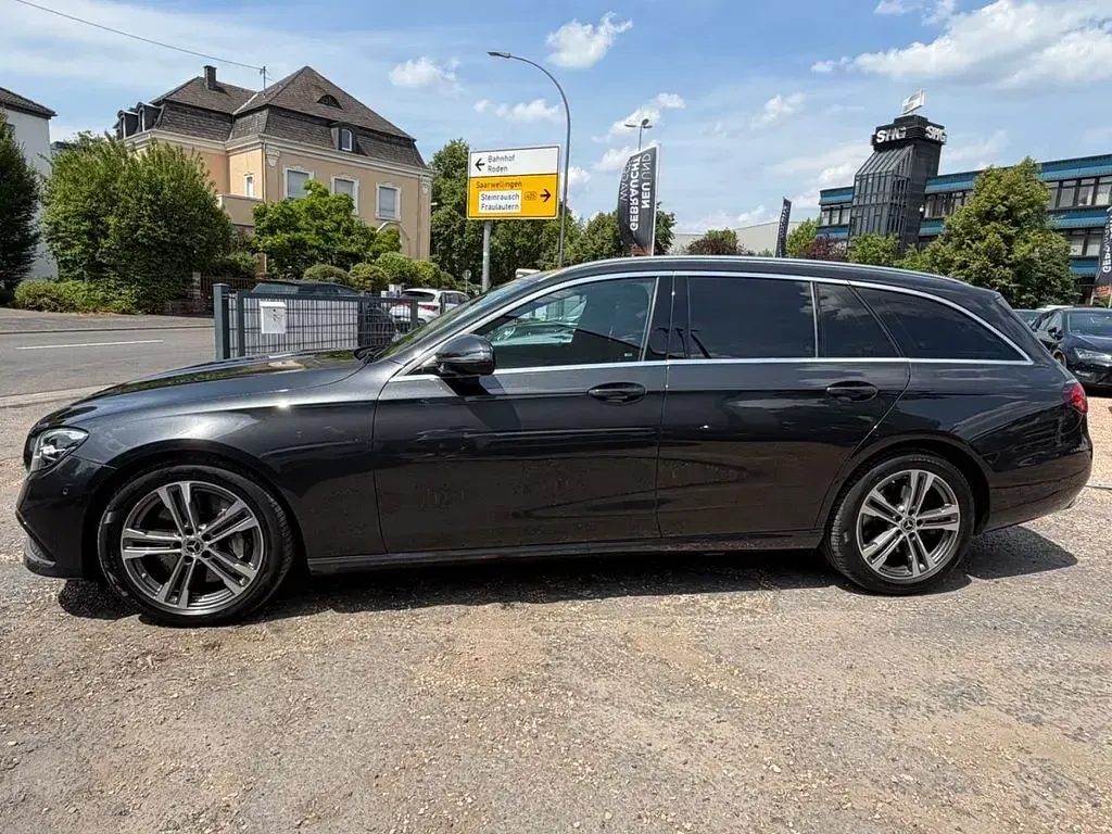 Gebraucht Mercedes E400 330 PS (242 kW) 2022 Grau Kombi