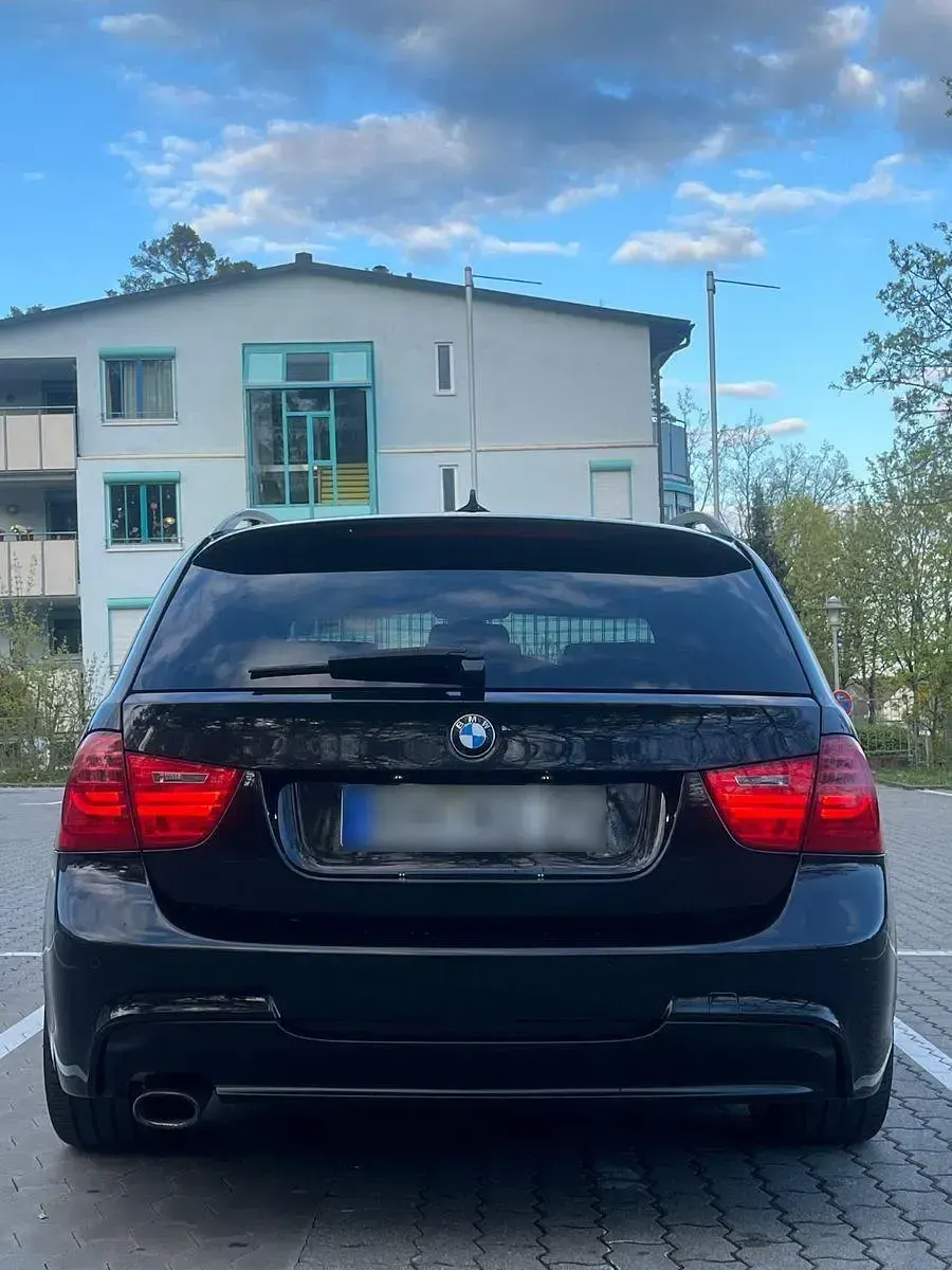 Gebraucht BMW 320 M Sport 177 PS (130 kW) 2010 Schwarz Kombi