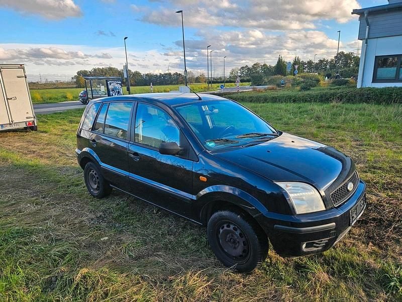 Schwarz Gebraucht 2004 Ford Fusion Limousine | 1.750 € (Fairer Preis) - Bild 1/4