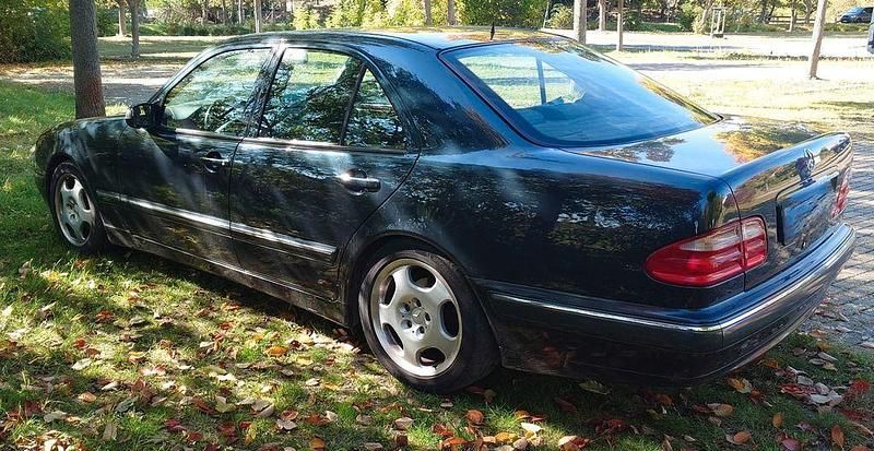 Gebraucht Mercedes E200 Elegance 136 PS (100 kW) 1999 Schwarz Limousine