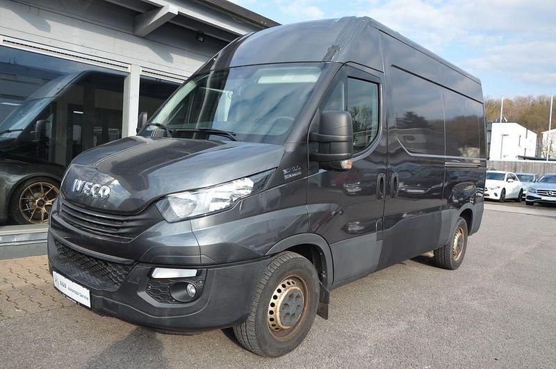 Gebraucht Iveco Daily 179 PS (131 kW) 2017 Schwarz Van / Kleinbus