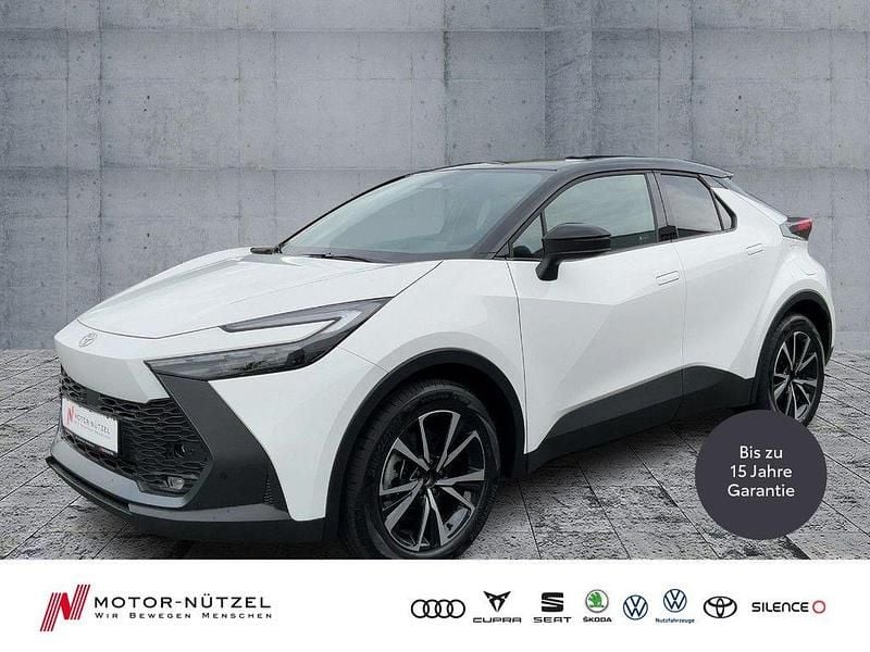 Super white 2 (040)/ black (20 Neu 2025 Toyota C-HR Team SUV | 33.830 € - Bild 1/4