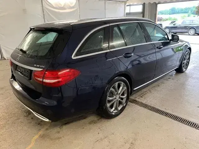 Gebraucht Mercedes C220 Avantgarde 170 PS (125 kW) 2014 Cavansitblau  metalliclack Kombi