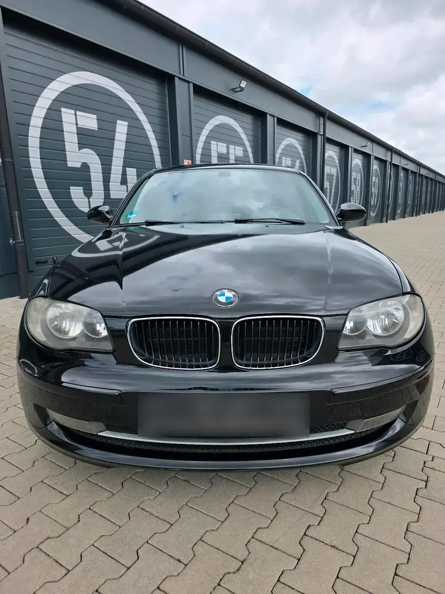 Gebraucht BMW 120 177 PS (130 kW) 2008 Schwarz Kleinwagen
