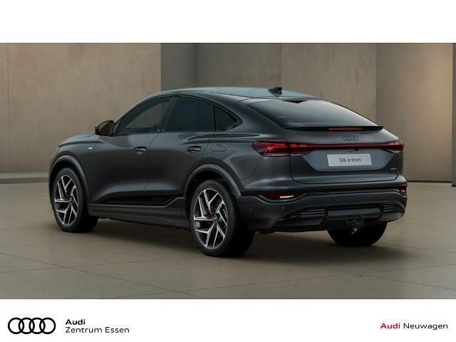 Neu Audi Q6 Sportback e-tron Business 314 kW (428 PS) 2026 Grau SUV