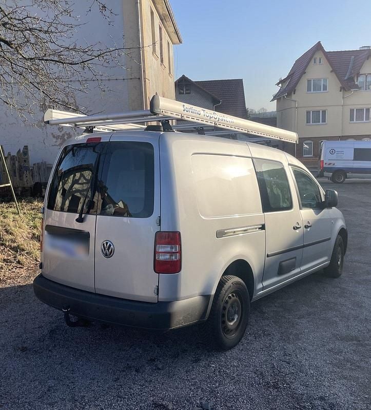 Gebraucht VW Caddy Maxi 102 PS (75 kW) 2015 Silber Van / Kleinbus
