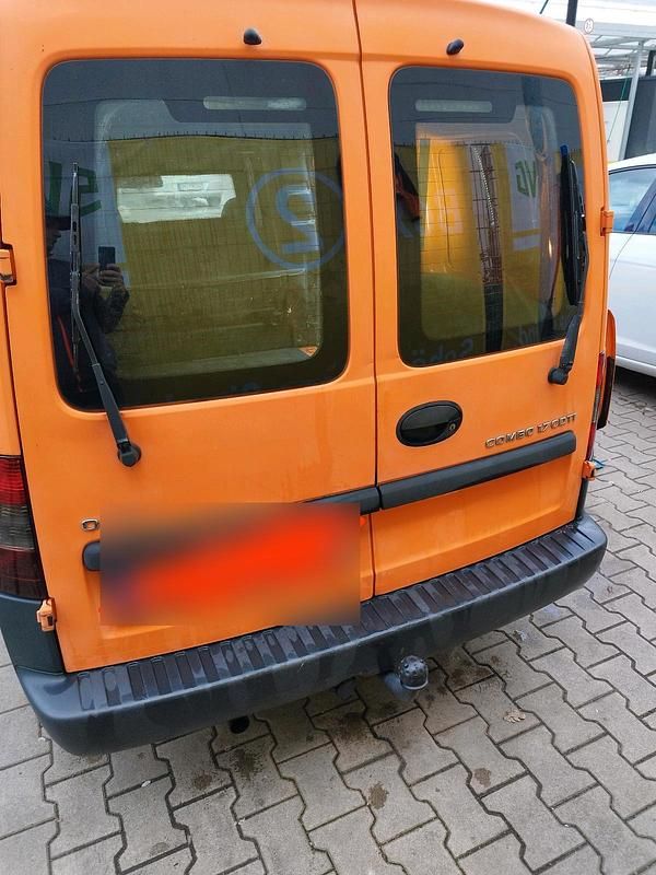 Usata Opel Combo 101 CV (74 kW) 2006 Arancione Monovolume