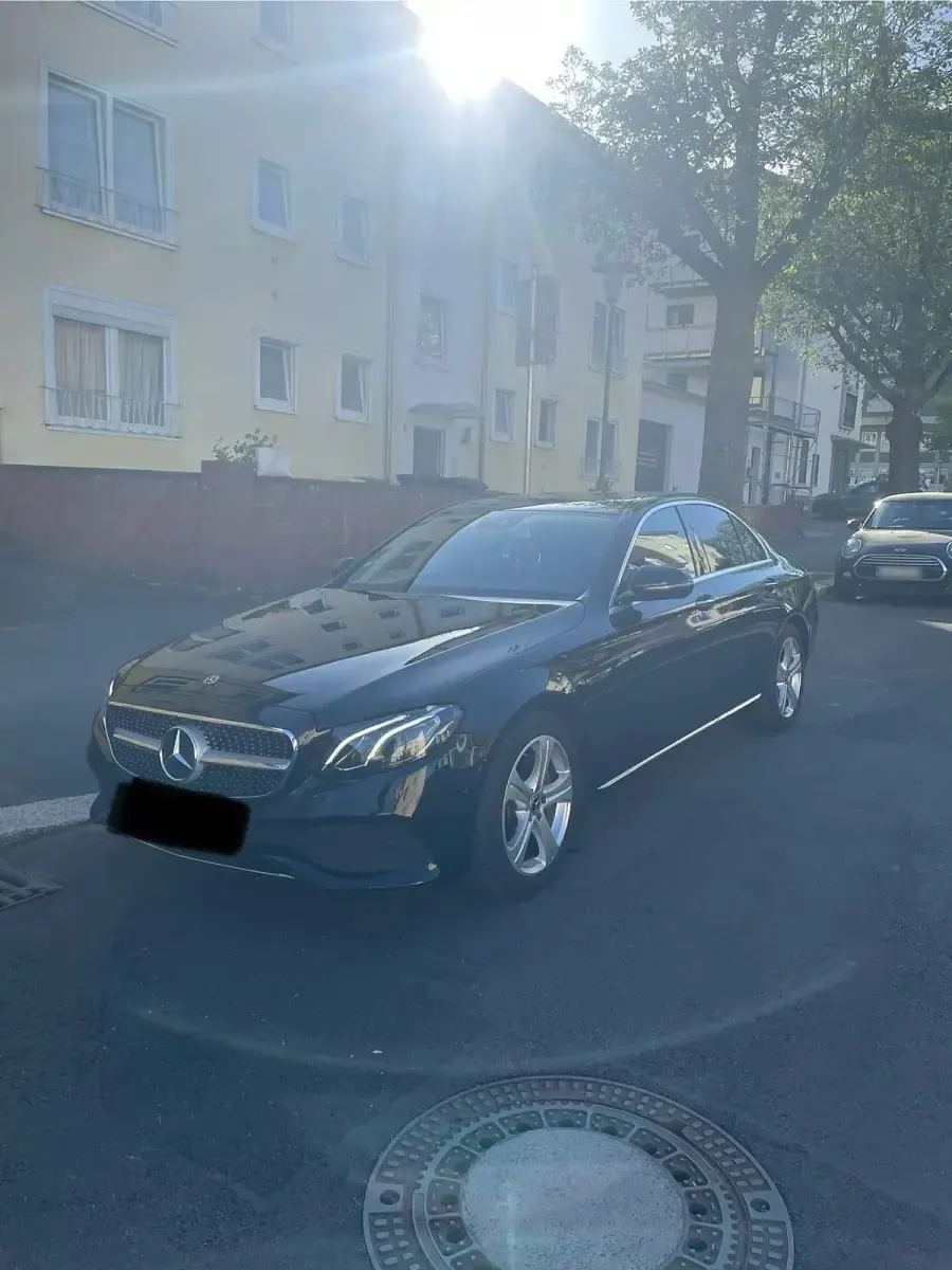 Gebraucht Mercedes E350 258 PS (189 kW) 2017 Schwarz Limousine