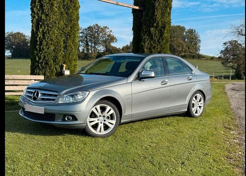Silber Gebraucht 2008 Mercedes C200 Limousine | 9.300 € (Fairer Preis) - Bild 1/4