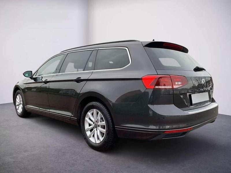 Gebraucht VW Passat Edition 150 PS (110 kW) 2024 Mangangrau metallic Kombi