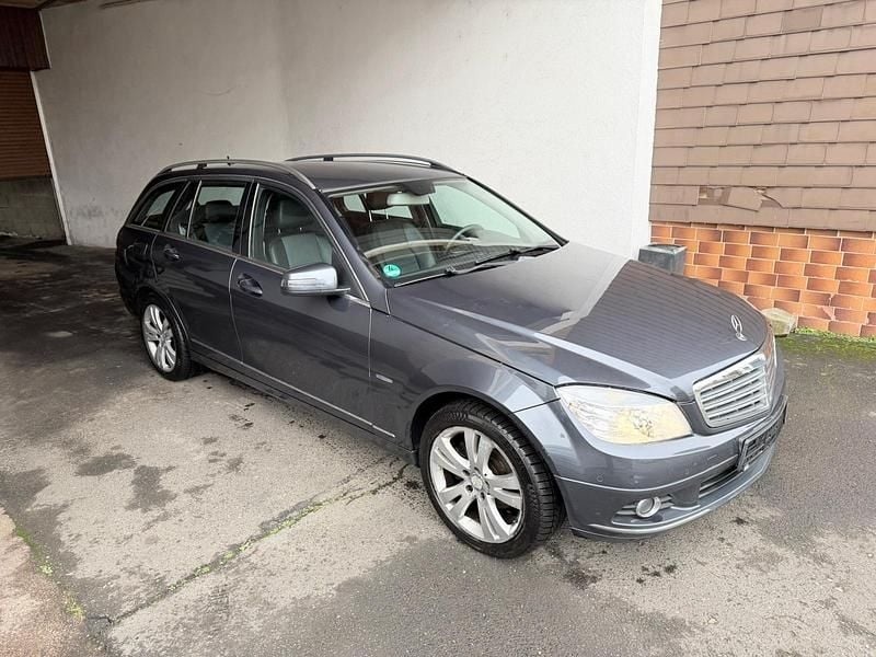Gebraucht Mercedes C200 136 PS (100 kW) 2009 Grau Kombi