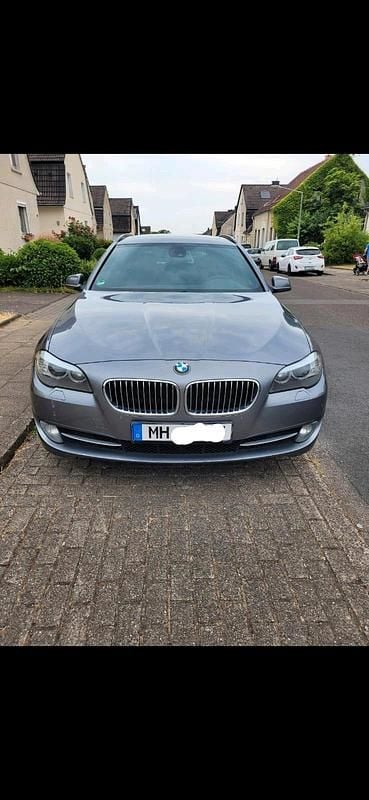Gebraucht BMW 530 245 PS (180 kW) 2011 Grau Kombi