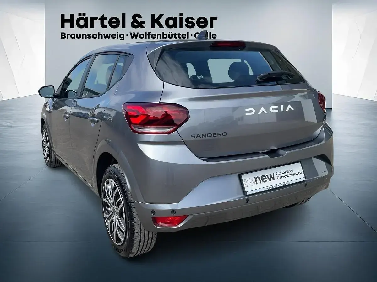 Gebraucht Dacia Sandero Expression 91 PS (66 kW) 2025 Grau Limousine