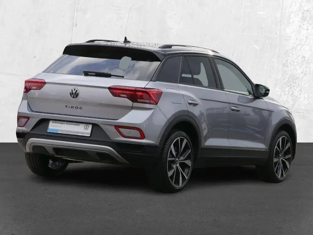 Gebraucht VW T-Roc Style 150 PS (110 kW) 2026 Pyritsilber metallic schwarz SUV