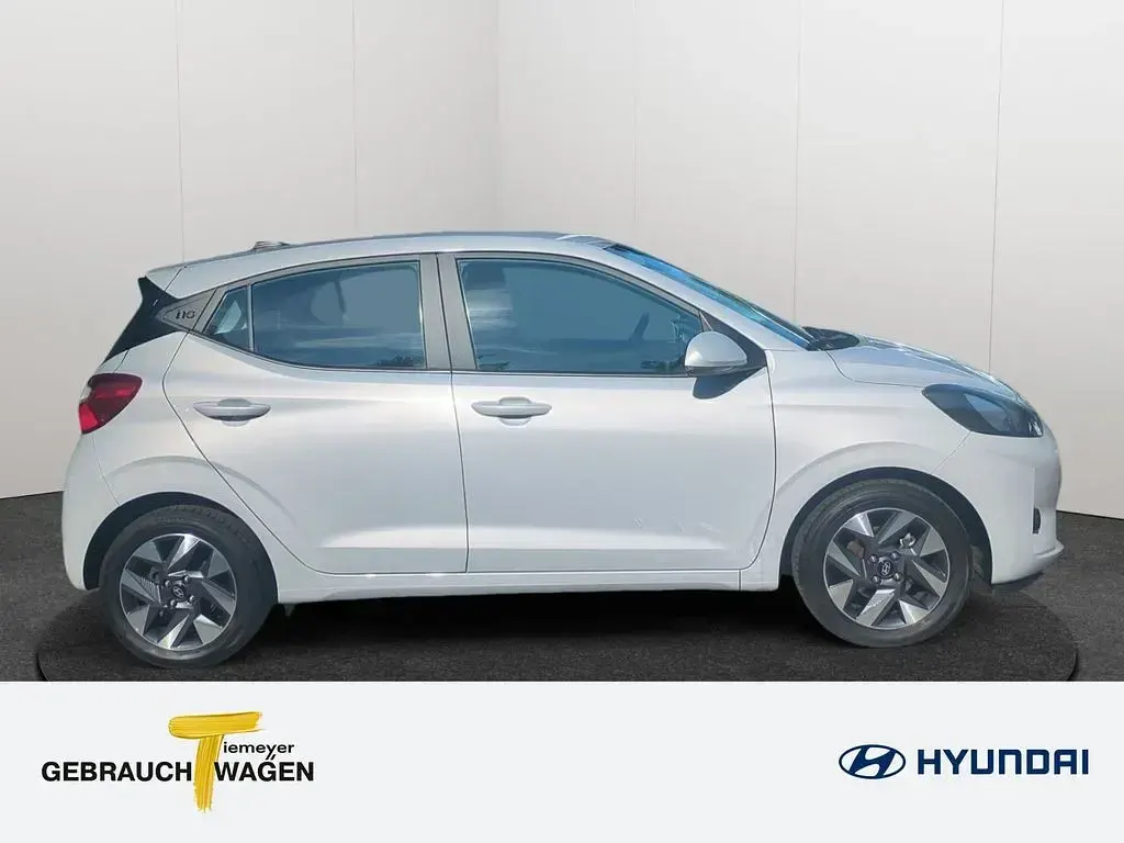 Gebraucht Hyundai i10 Trend 101 PS (74 kW) 2025 Grau Kleinwagen