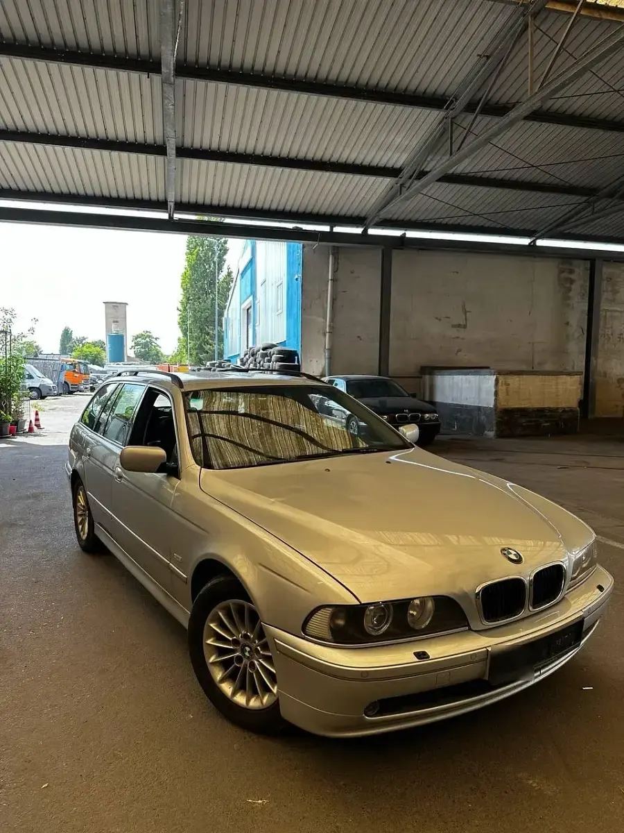 Gebraucht BMW 520 170 PS (125 kW) 2002 Silber Kombi