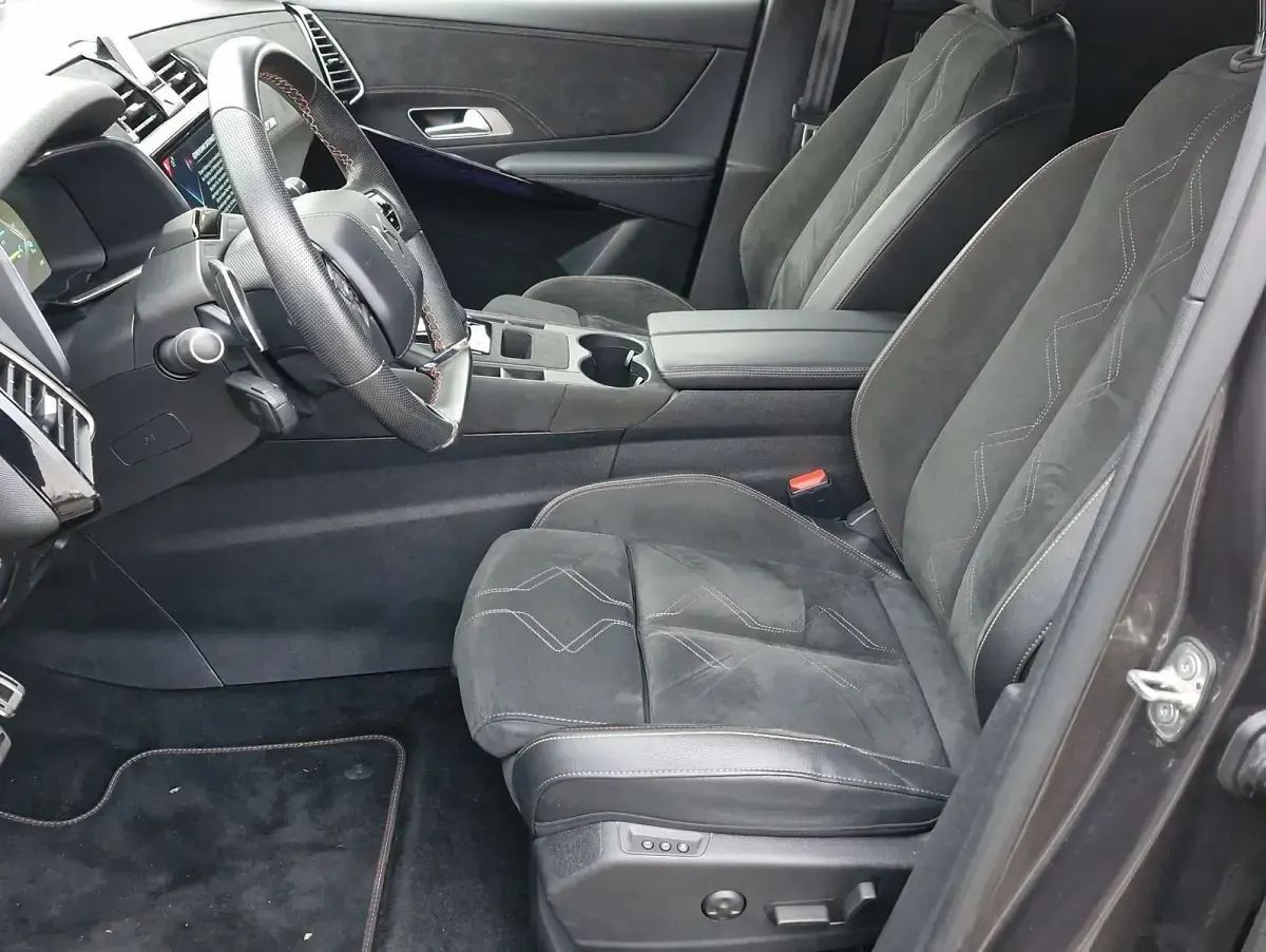Gebraucht DS Automobiles DS7 Crossback Performance 224 PS (164 kW) 2022 Grau metallic SUV