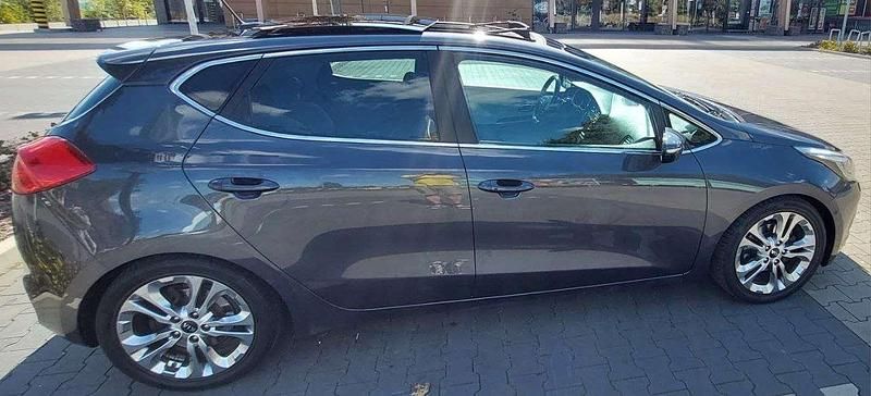 Gebraucht Kia Ceed Spirit 135 PS (99 kW) 2012 Grau Kleinwagen