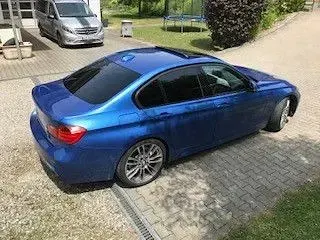 Gebraucht BMW 330 Sport Line 258 PS (189 kW) 2014 Blau Limousine