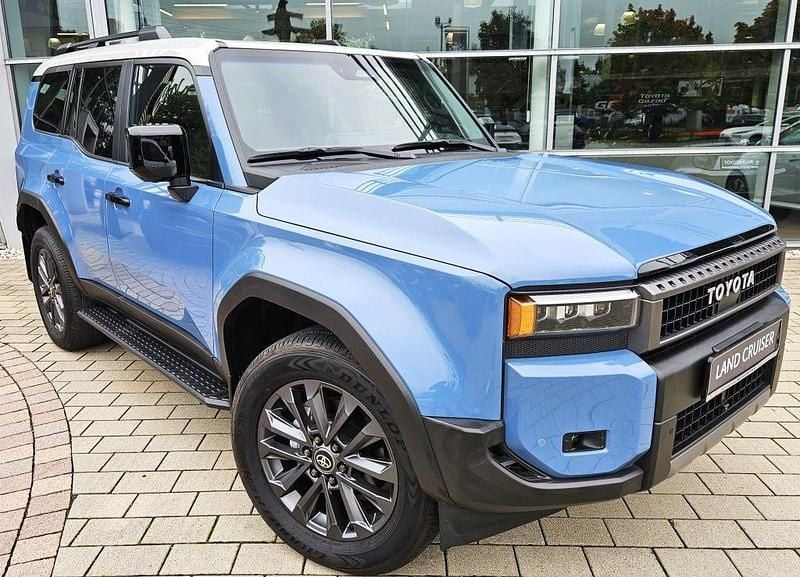 Smoky blue/dach light grey Gebraucht 2025 Toyota Land Cruiser Premium SUV | 86.900 € - Bild 1/4