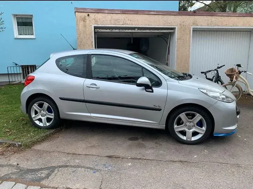 Gebraucht Peugeot 207 90 PS (66 kW) 2009 Grau Coupé
