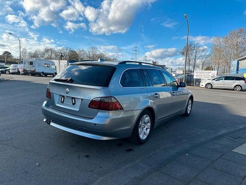 Gebraucht BMW 523 177 PS (130 kW) 2007 Grau Kombi