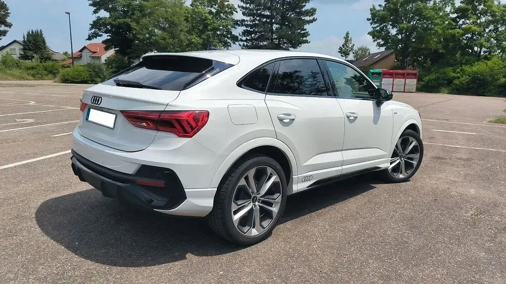 Gebraucht Audi Q3 Sportback S-Line 150 PS (110 kW) 2023 Weiß SUV