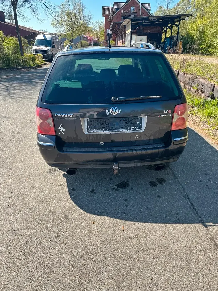 Używany VW Passat 194 KM (142 kW) 2003 Czarny Kombi