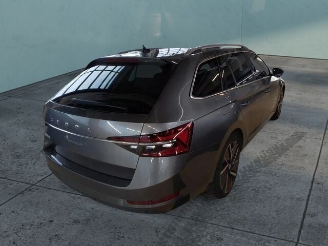 Gebraucht Skoda Superb Style 150 PS (110 kW) 2023 Grau Kombi