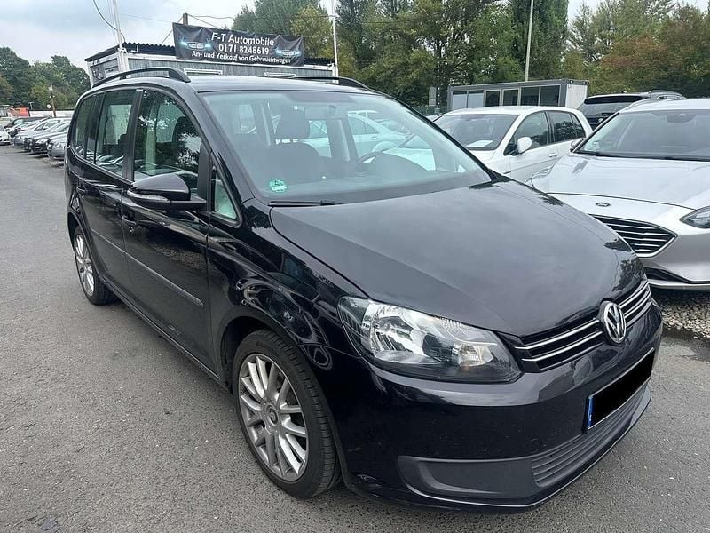 Schwarz Gebraucht 2013 VW Touran Van / Kleinbus | 6.999 € (Guter Preis) - Bild 1/4