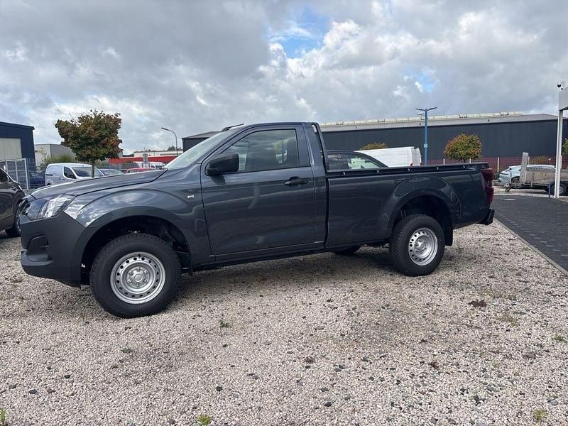 Neu Isuzu D-Max 163 PS (119 kW) 2025 Grau Pickup