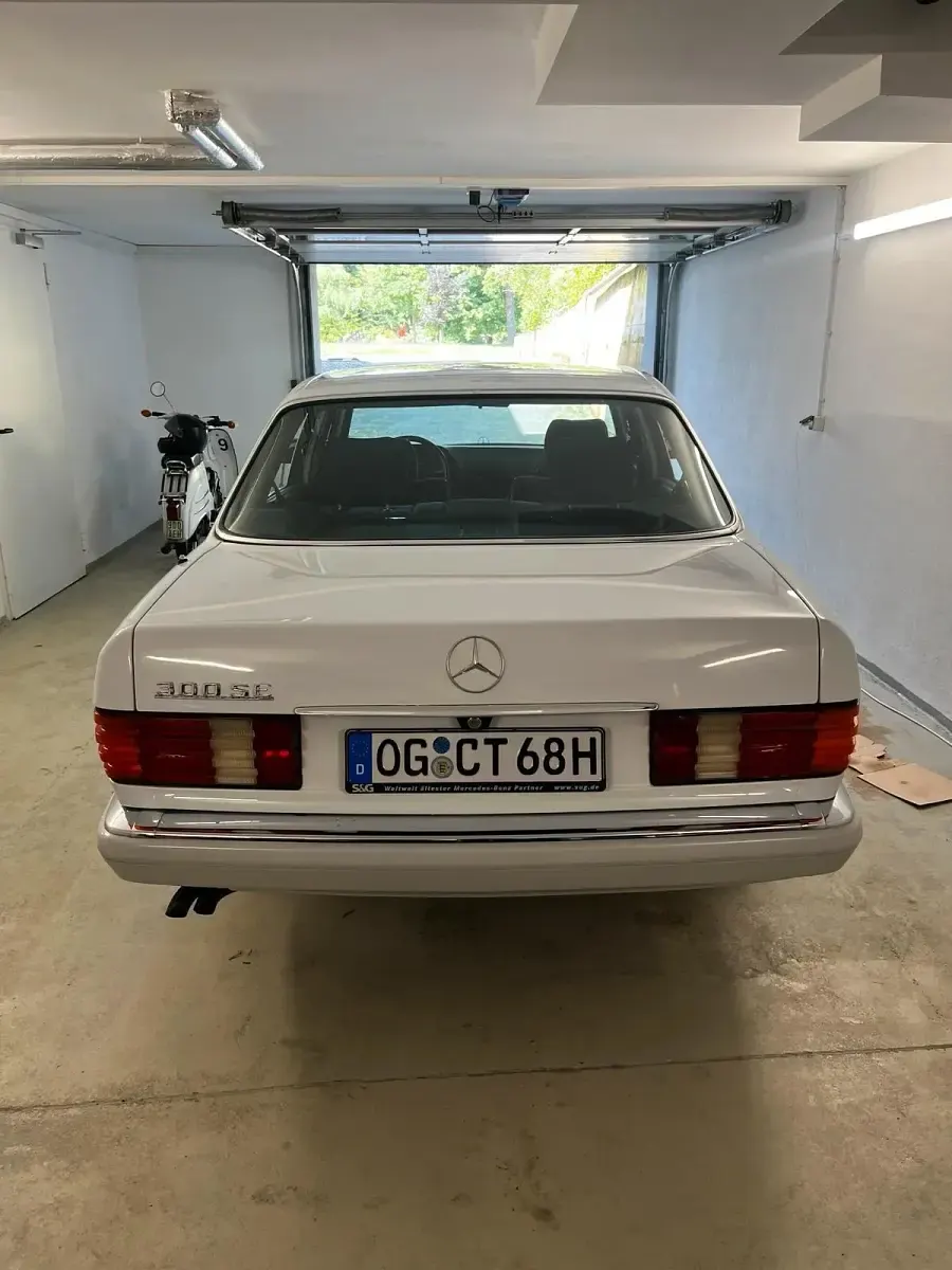 Gebraucht Mercedes 300 180 PS (132 kW) 1988 Weiß Limousine