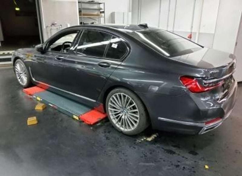 Gebraucht BMW 750 530 PS (389 kW) 2020 Sophistograu Limousine