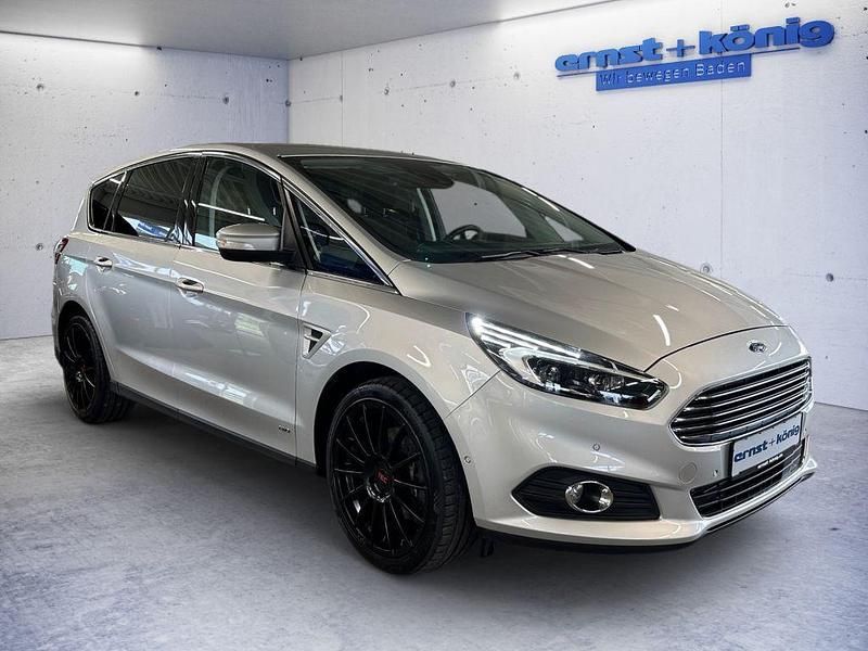 Używany Ford S-MAX Titanium 190 KM (139 kW) 2018 Srebrny Minivan