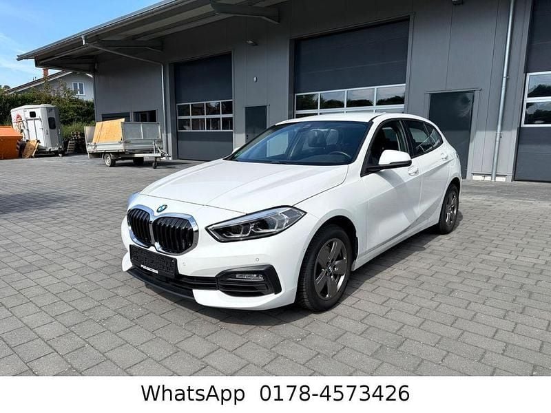 Weiß Gebraucht 2020 BMW 118 Advantage Kleinwagen | 15.500 € (Guter Preis) - Bild 1/4