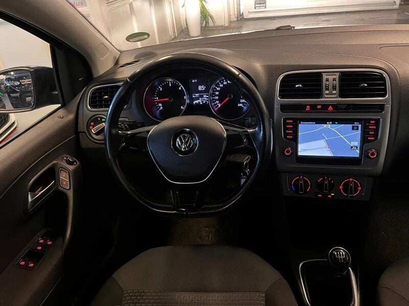 Gebraucht VW Polo 75 PS (55 kW) 2014 Schwarz Limousine