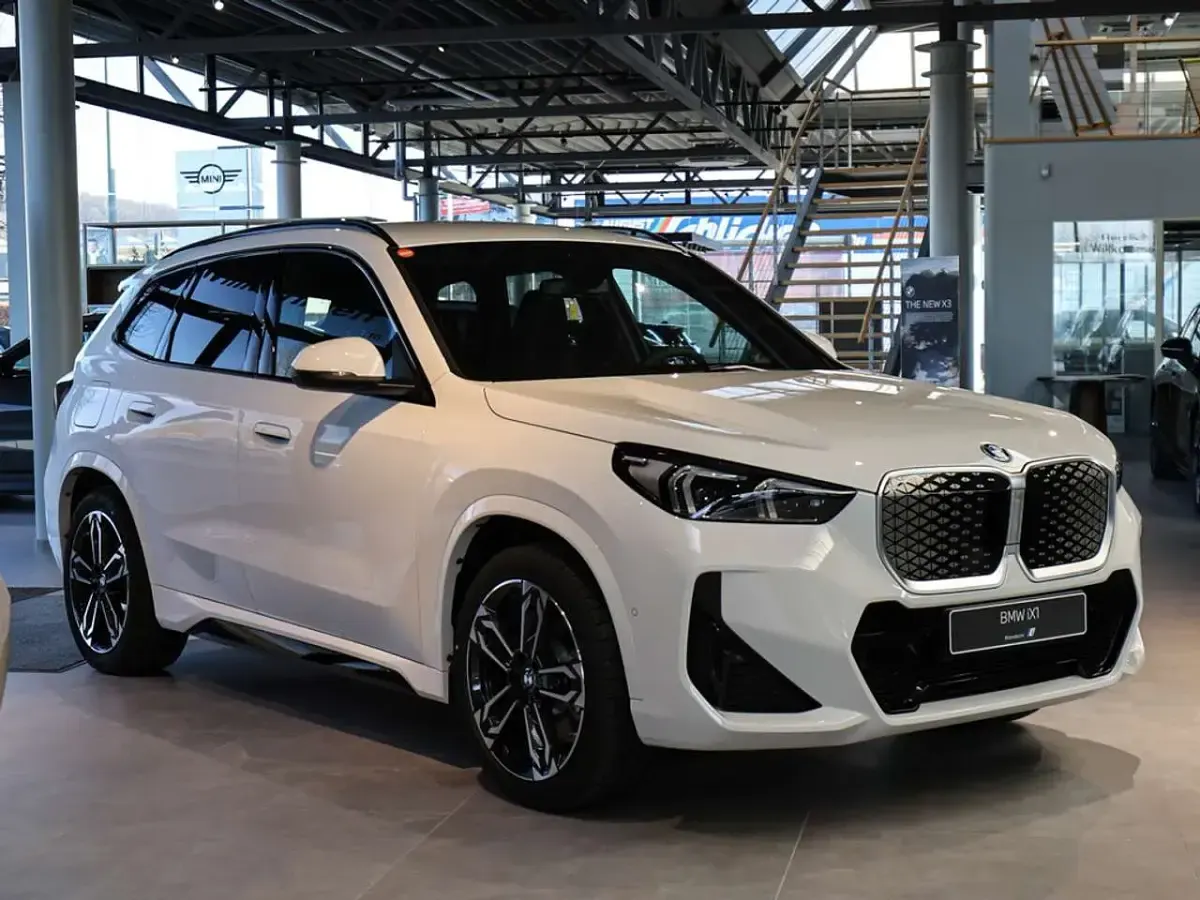Neu BMW iX1 M Sport 230 kW (313 PS) 2026 Weiß SUV